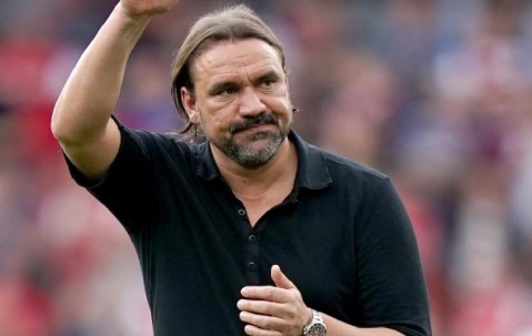 宝威体育官网-利兹联球员表现出色，球队跻身前四